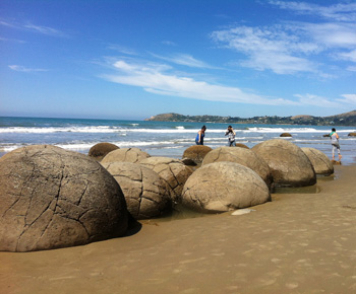 Oamaru Moeraki Boulders